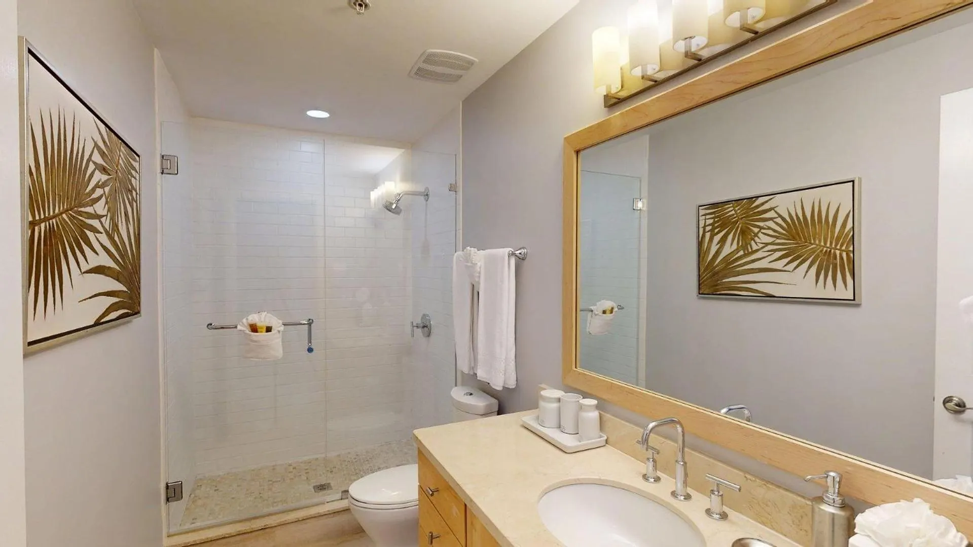 South Bay Beach Club 16 - 4 Bedroom 4 Bathroom Unit George Town 0*,